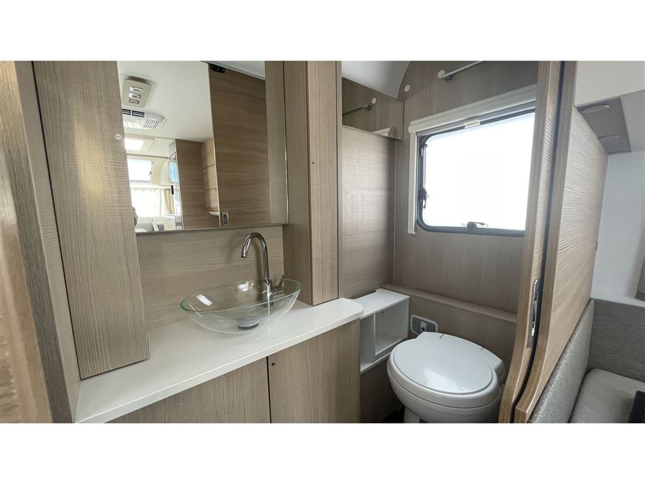 Adria Adora 572 UT